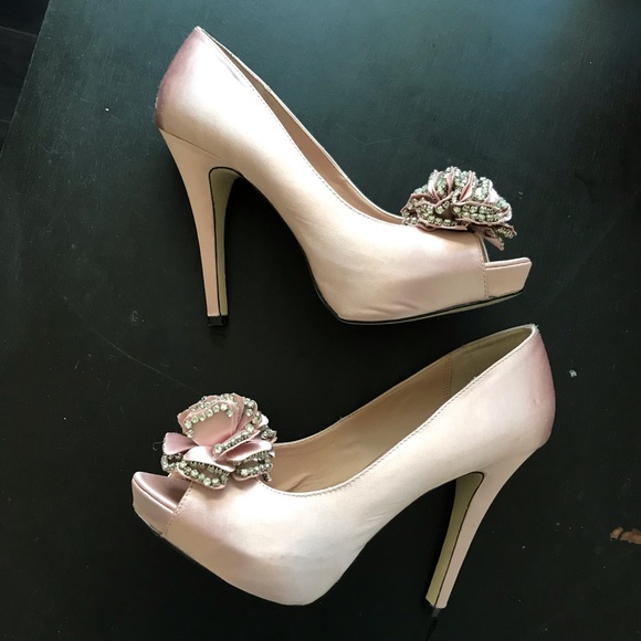 Steven By Steve Madden Shoes - STEVEN STEVE MADDEN SATIN PUMPS SZ 9.5
